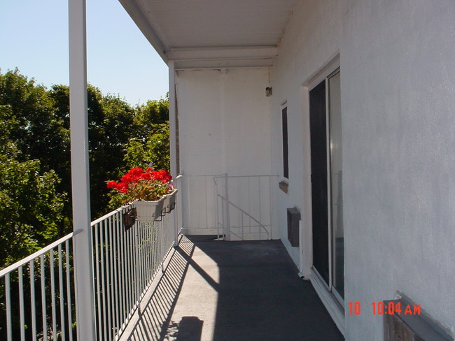 Foto del edificio - 6 Gilson Rd