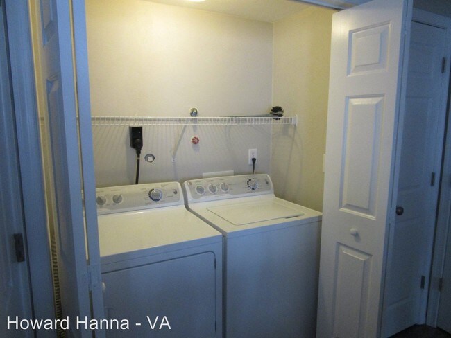 Building Photo - 2 br, 2.5 bath House - 1816 Willow Point Arch