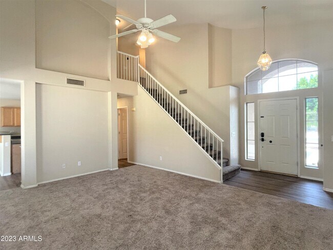 Foto del edificio - 1208 West Swan Drive