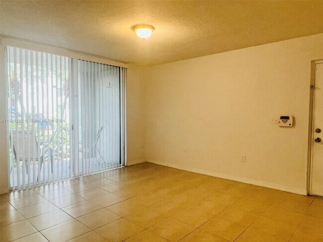 Foto del edificio - 11177 SW 8th St