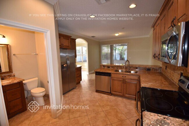 Building Photo - 7901 Lakewood Cove Ct