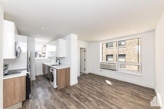 Building Photo - 941 W Carmen Ave