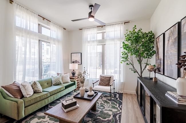 Building Photo - Marlowe Denton