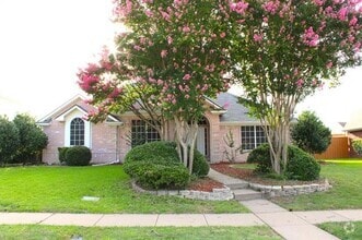 Building Photo - 3804 Warwick Ln