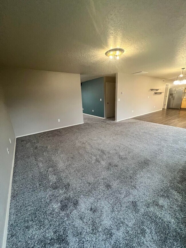 Building Photo - Exquisite 5-Bedroom, 2.5-Bathroom Home nea...