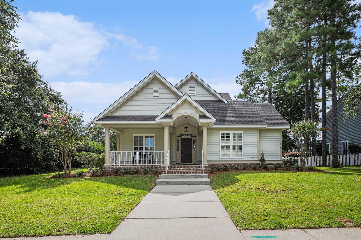 Foto principal - 210 Red Leaf Blvd
