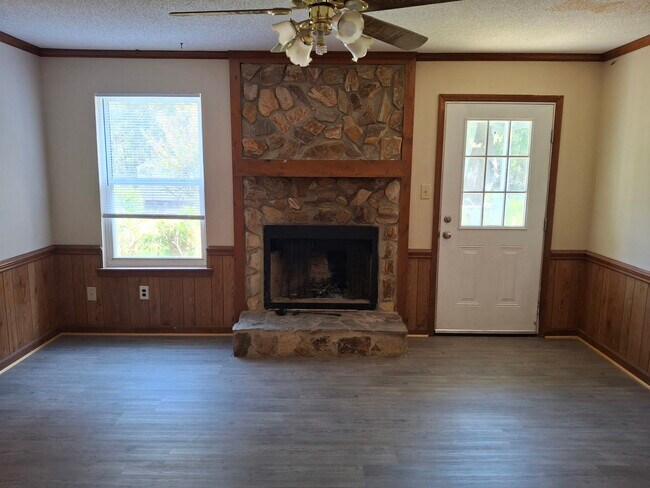 Building Photo - 1512 Tara Ct