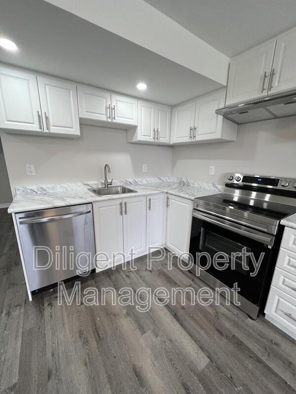 Building Photo - 80 Woolacott Ln