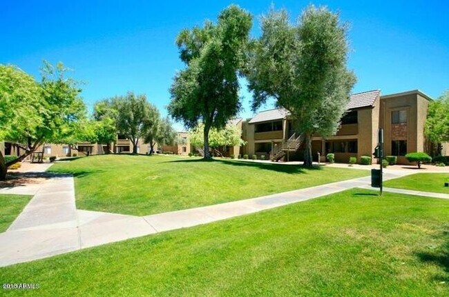 Foto del edificio - Bella Vita Condo-2 bed, 2 bath in Scottsdale