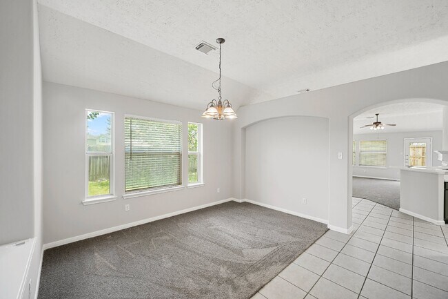 Building Photo - Spacious 3/2 with an Office in Winfield Lakes!