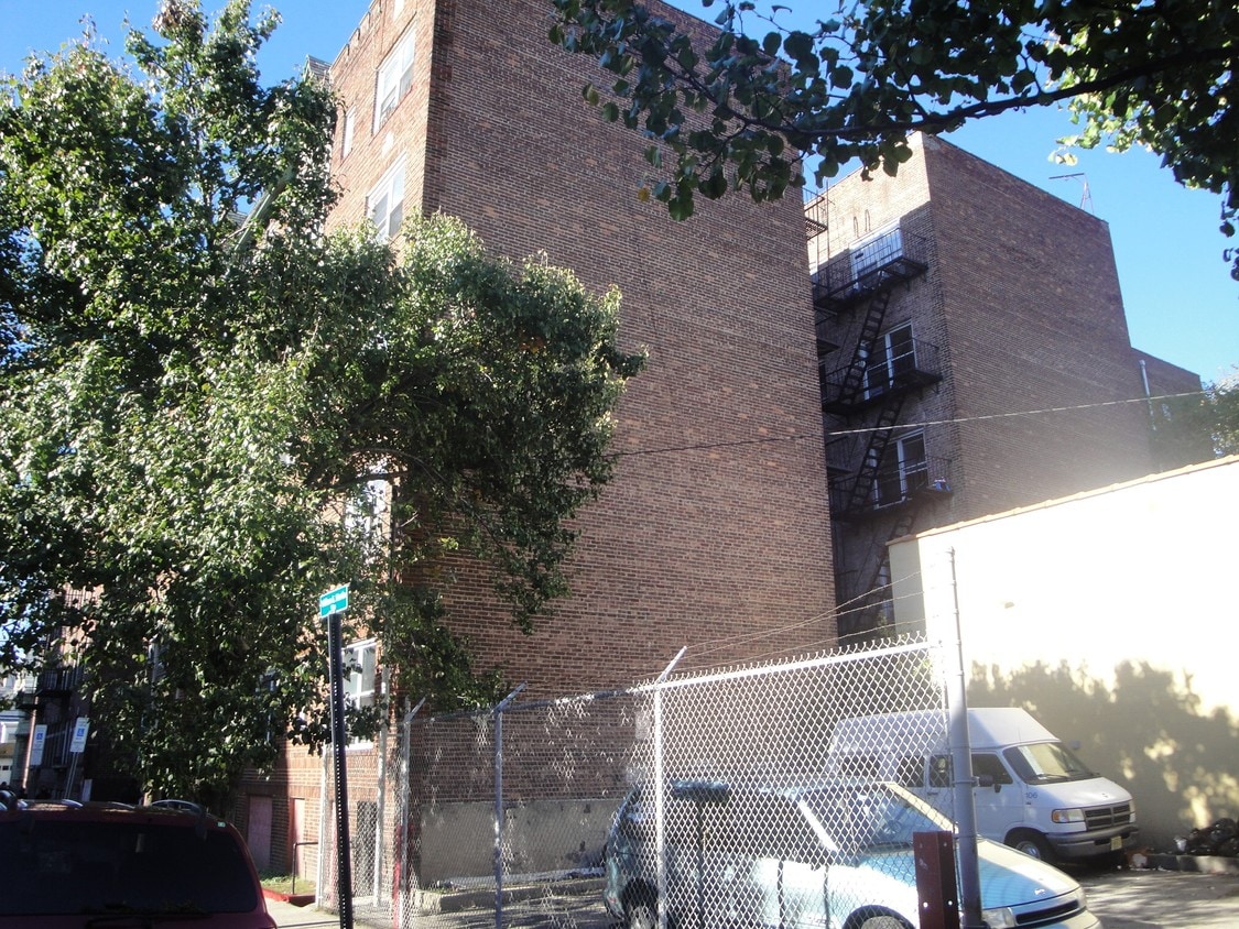 Building Photo - 160 Vroom St