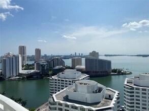Building Photo - 950 Brickell Bay Dr