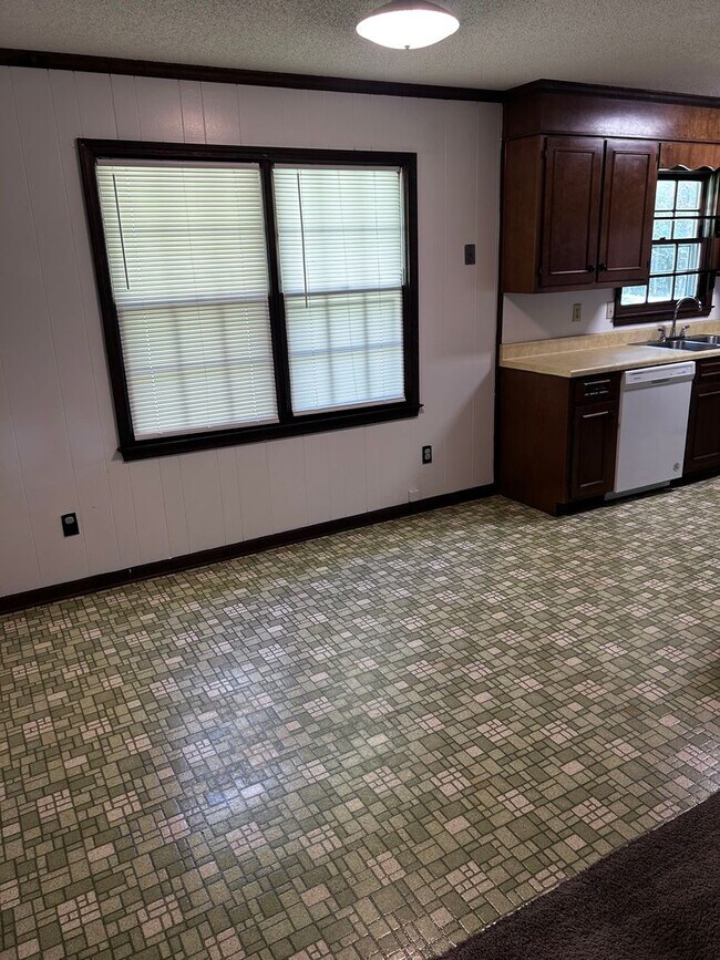 Foto del edificio - 1601 Cedarbrook Dr