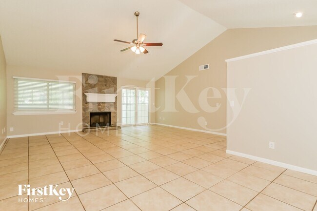 Foto del edificio - 3919 Summer Pines Dr