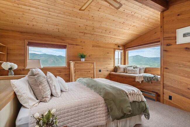 Foto del edificio - 2020 Juniper Hill Rd