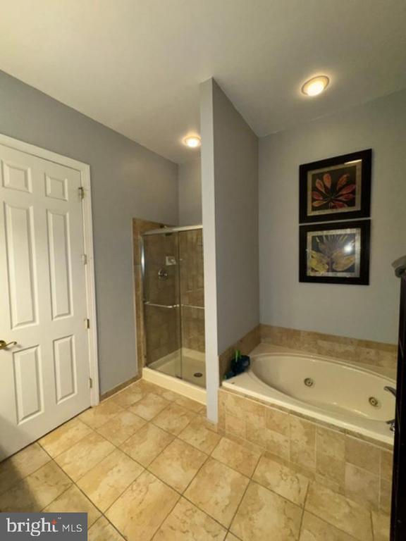 Foto del edificio - 122 Whiteland Hills Cir