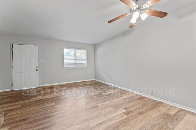Foto del edificio - 2457 Brownlee St