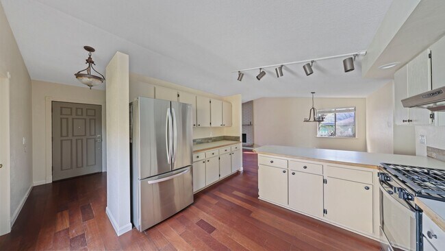 Foto del edificio - 3 Bed 2 Bath - Centrally Located - NAS Whidbey