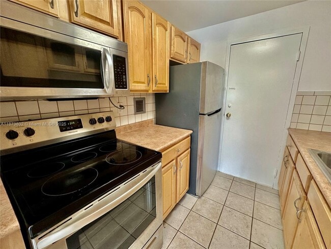 Foto del edificio - 900 NE 18th Ave