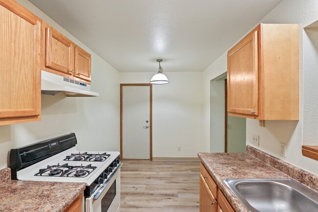 Building Photo - Parkview Apartments (BHIP Parkview LLC)