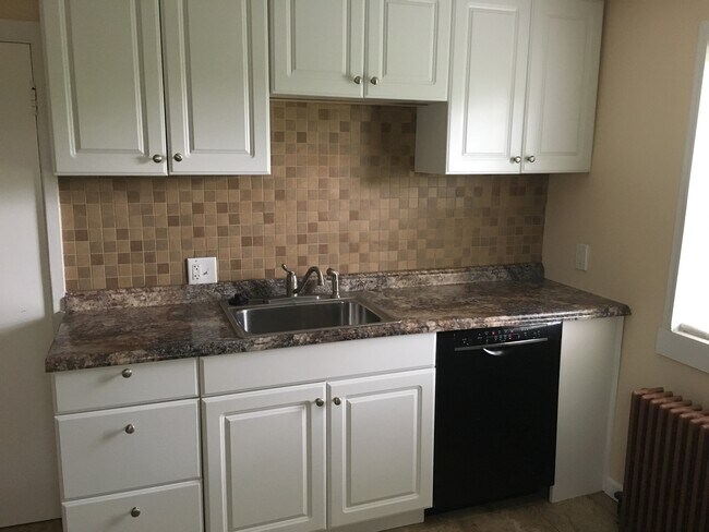 Kitchen - 4228 Spruce Ave