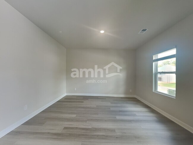 Foto del edificio - 305 Granby Trl