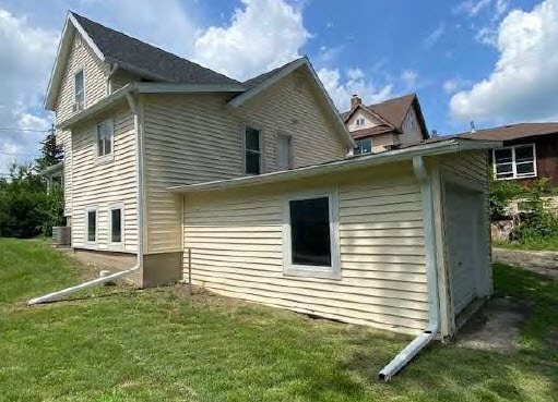 Building Photo - 251 N Prairie St