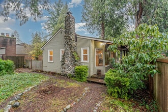 Building Photo - 3844 NE 87th St