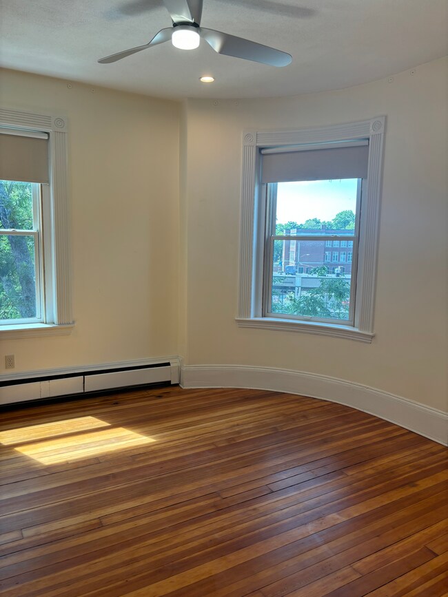 Foto del edificio - 842 Beacon St