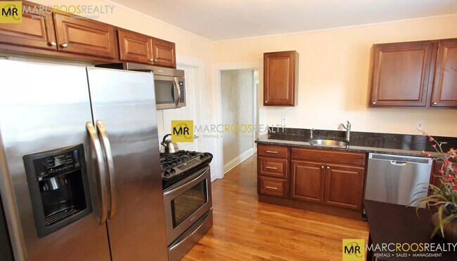 Building Photo - 62 Litchfield St