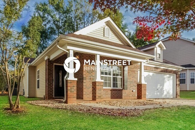 Foto del edificio - 4 Bedroom Pet-Friendly Home in MONROE, NC with Main Street Renewal