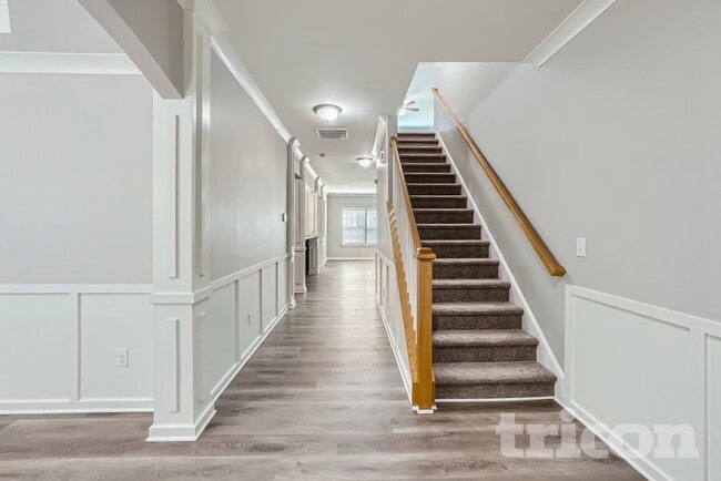 Building Photo - 2166 Bluebell Way