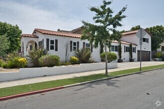 Building Photo - 861 Sheldon St