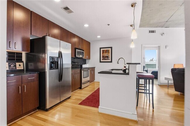 Building Photo - 44 Peachtree Pl NE