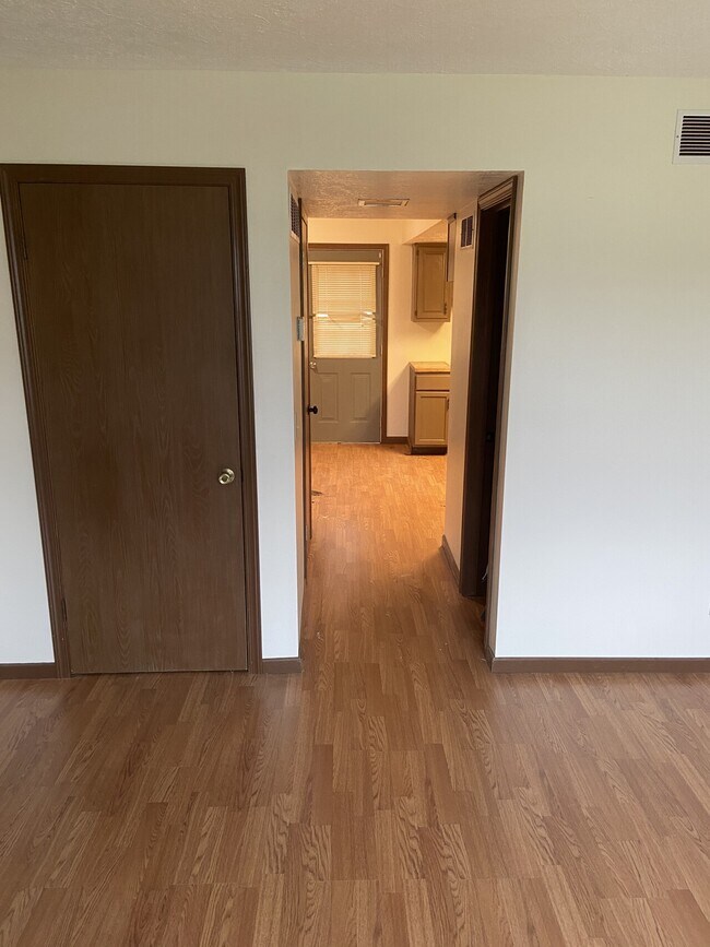 Foto del edificio - 316-318 Bauer Ave