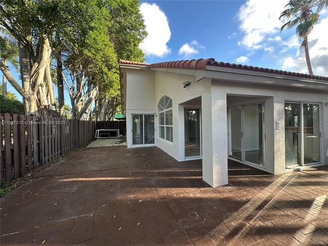 Foto del edificio - 11329 NW 59th Terrace