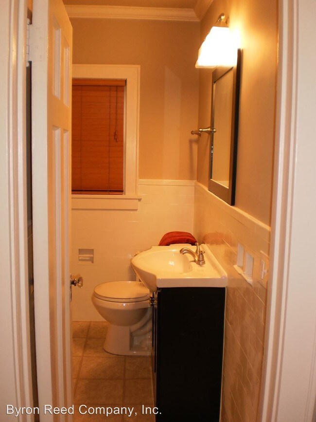 Bathroom Fixtures Omaha 3716 dodge st omaha, ne 68131 rentals - omaha, ne | apartments Bathroom Fixtures Omaha 3716 dodge st omaha, ne 68131 rentals - omaha, ne | apartments