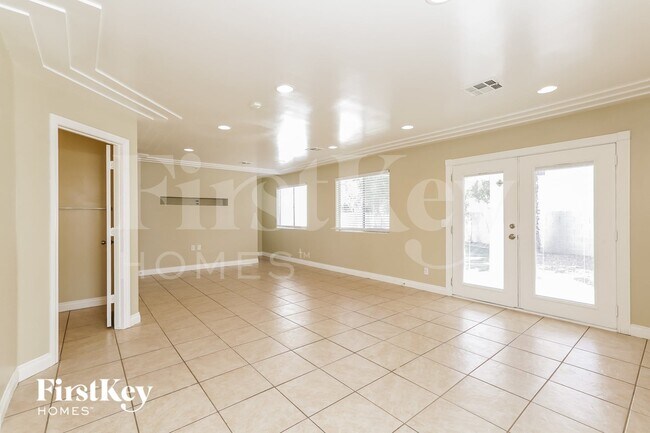 Foto del edificio - 4512 Powell Point Way