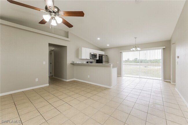 Foto del edificio - 2302 Loraine Ave S
