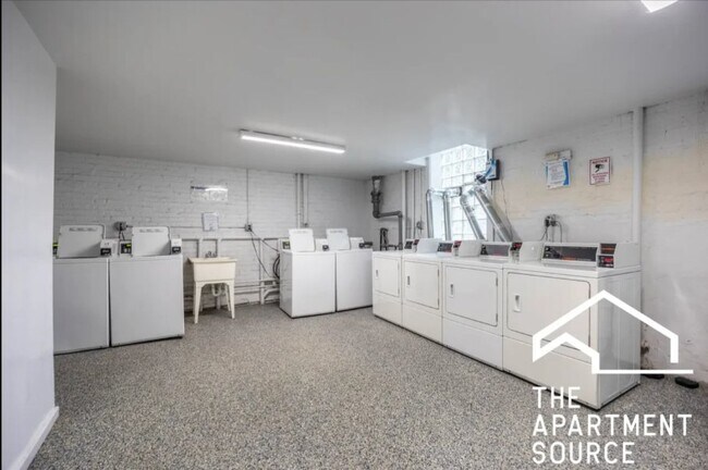 Foto del edificio - 2602 N Kimball Ave