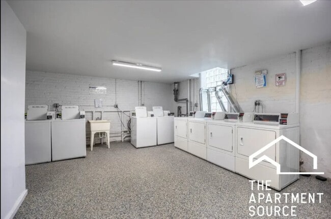 Building Photo - 2602 N Kimball Ave