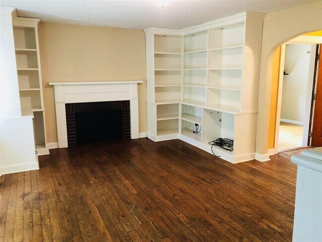 Foto del edificio - Beautiful 3 BR Home Near Bryan Park