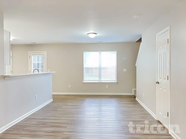 Building Photo - 9514 Parkridge Dr