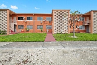Building Photo - 3571 SW 10th St