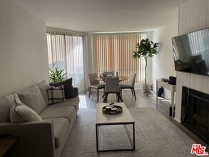 Building Photo - 1745 Camino Palmero St