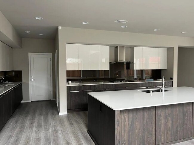 Foto del edificio - 23068 Alder Ln SE