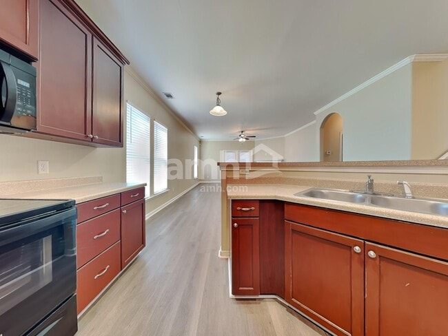 Building Photo - 25 Concordia Ct