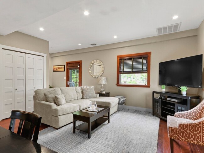 Foto del edificio - 28 Oakland St