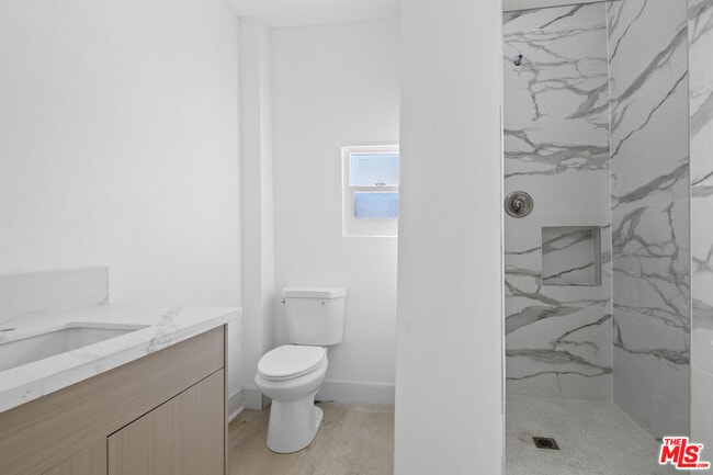 Building Photo - 934 S Mott St