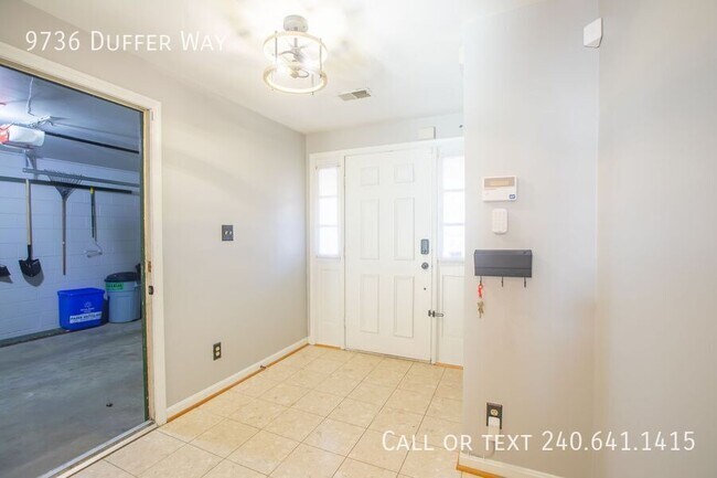Building Photo - 9736 Duffer Way